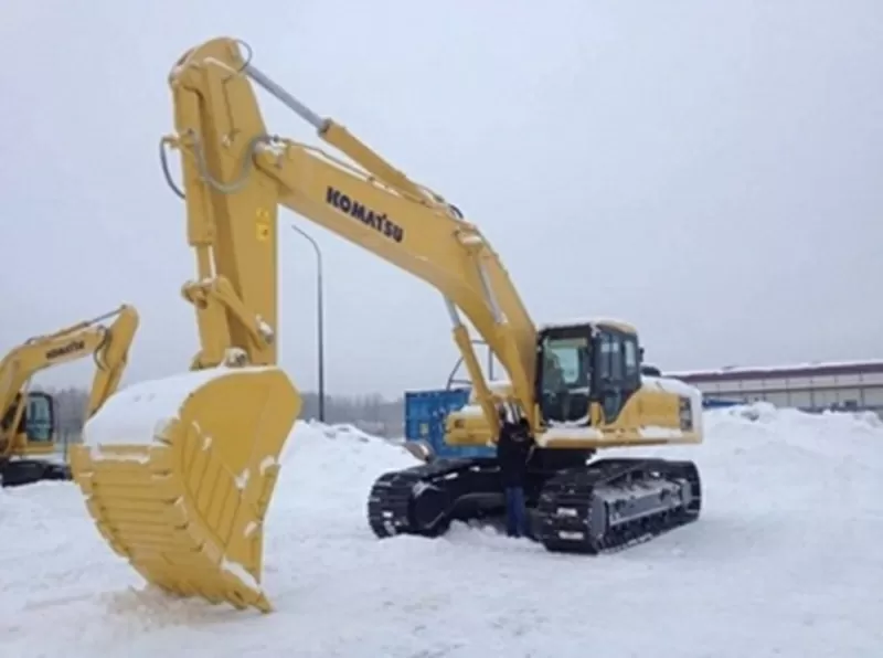 Гусеничный экскаватор Komatsu PC400.